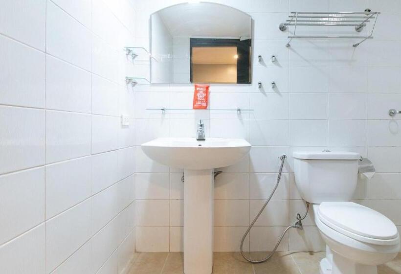 هتل Reddoorz At Kassel Residences Parañaque