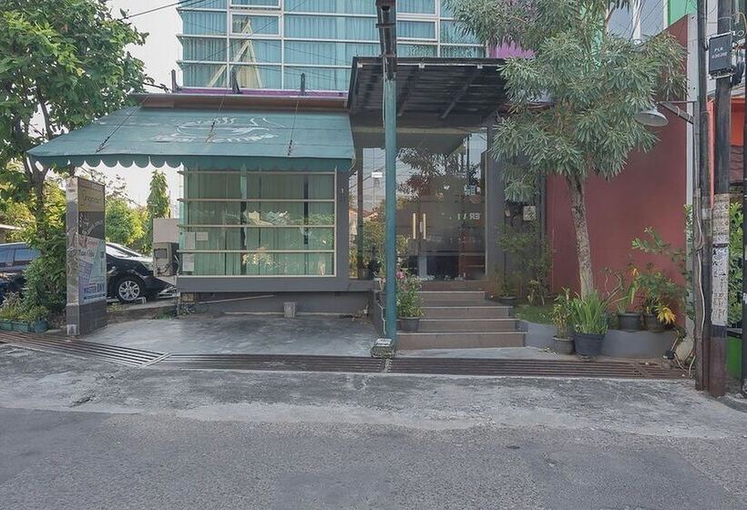 酒店 Reddoorz Plus Near Undip Pleburan