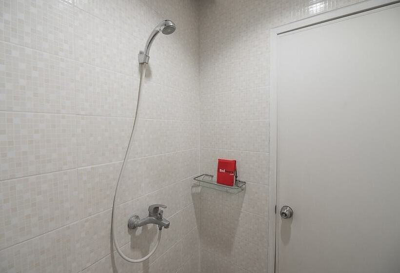 酒店 Reddoorz Plus Near Undip Pleburan