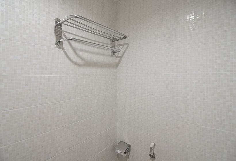 酒店 Reddoorz Plus Near Undip Pleburan