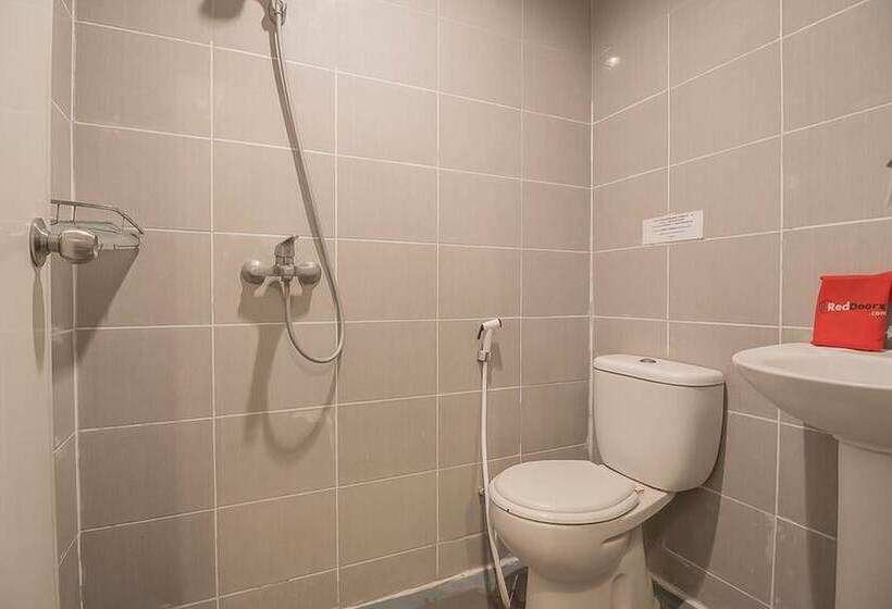 酒店 Reddoorz Plus Near Undip Pleburan