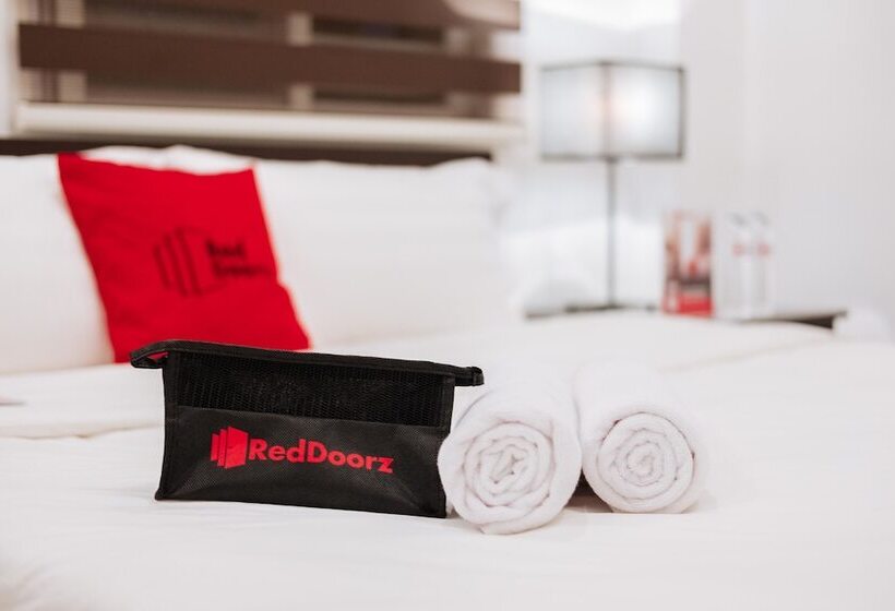 هتل Reddoorz Plus Near Ust Manila