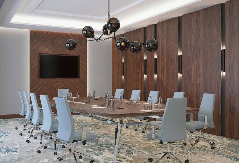 هتل Sheraton Bishkek