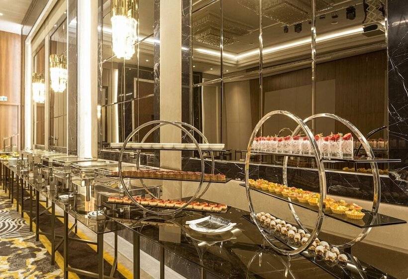 هتل Sheraton Bishkek