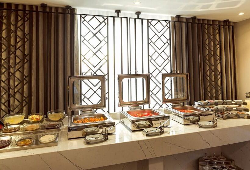 هتل Sheraton Bishkek