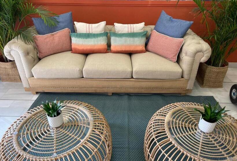 Отель Soho Boutique Urban