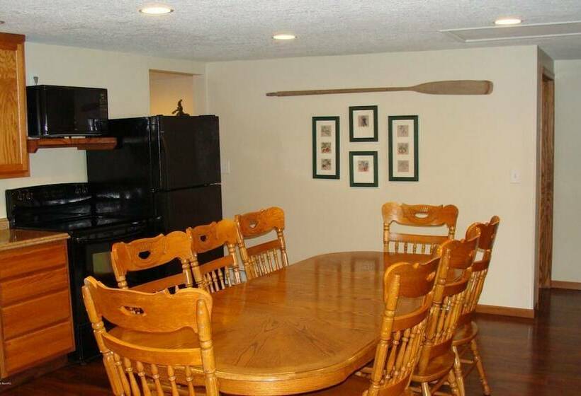 On Pointe Lakefront Resort