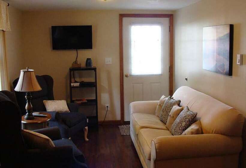 On Pointe Lakefront Resort