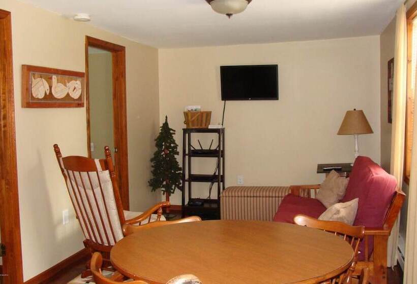 On Pointe Lakefront Resort