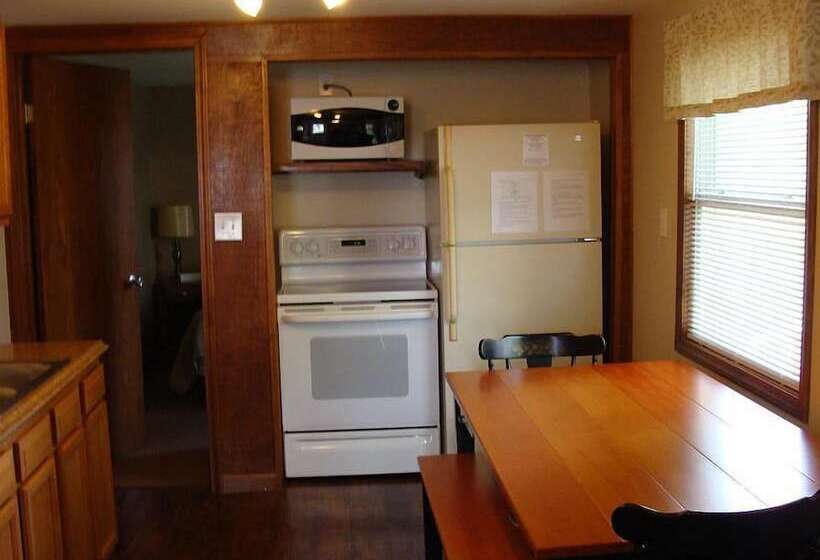 On Pointe Lakefront Resort