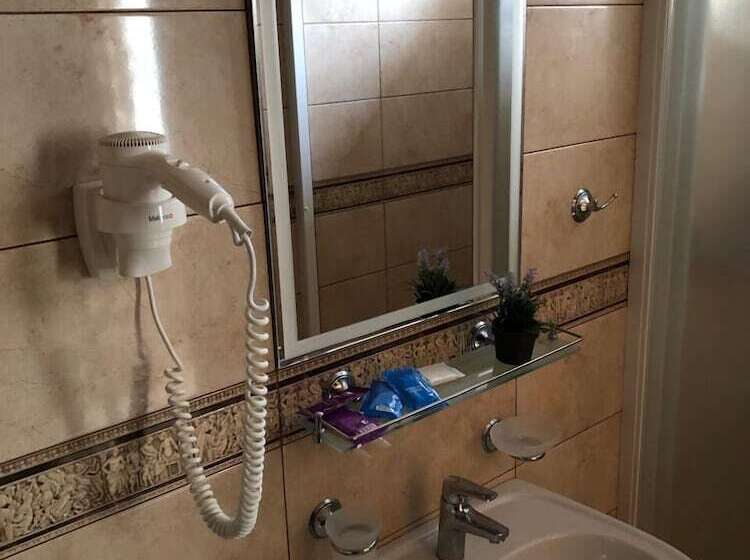 پانسیون Aisha