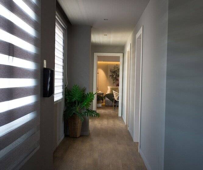 Пансион Artree Suites