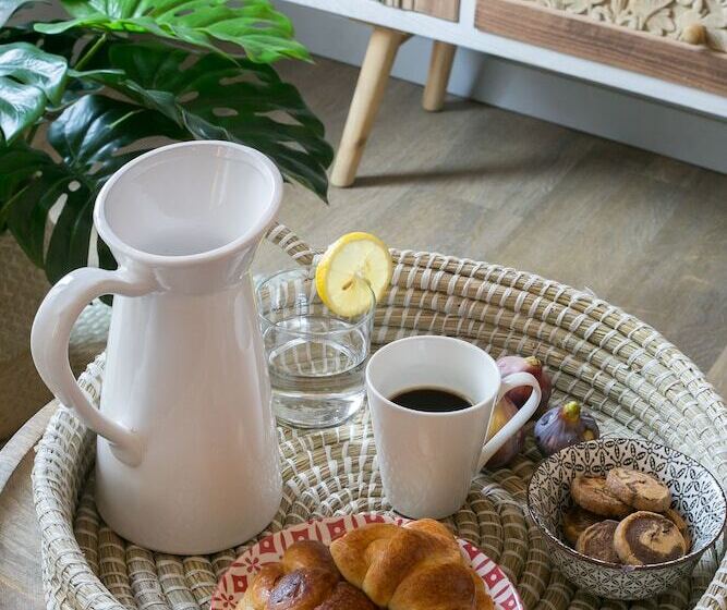 Пансион Artree Suites