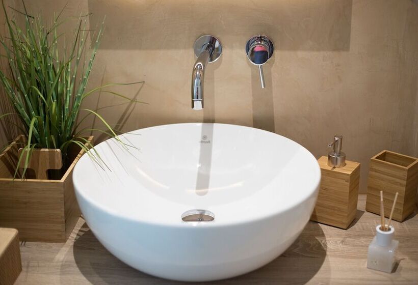 Пансион Artree Suites