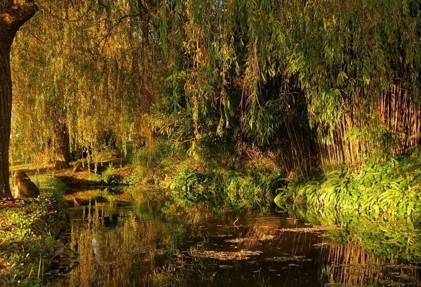 膳宿费 Au Pre Des Sources