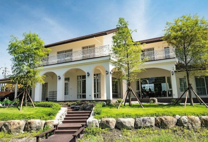 پانسیون Deja Vu B&b