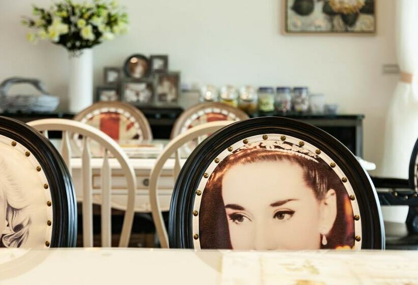 پانسیون Deja Vu B&b