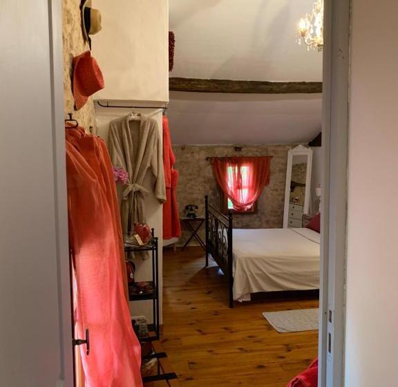 פנסיון Ferme De Tayac   Charme Avec Pool