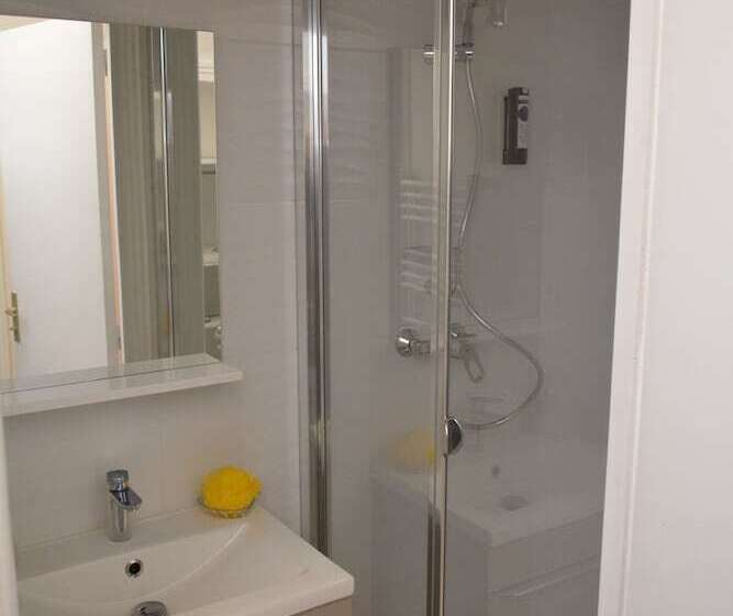 פנסיון Friendly Home Bayeux