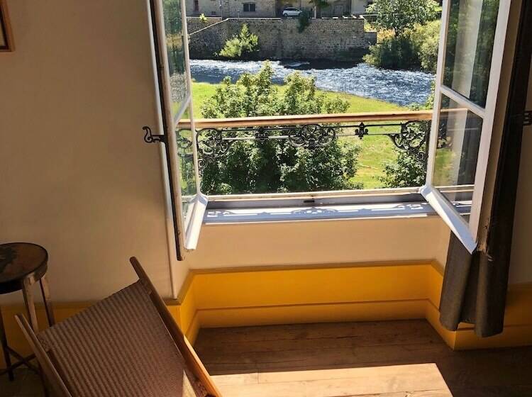 פנסיון Maison Cha Ri Va Ri