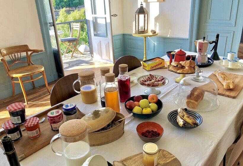 פנסיון Maison Cha Ri Va Ri