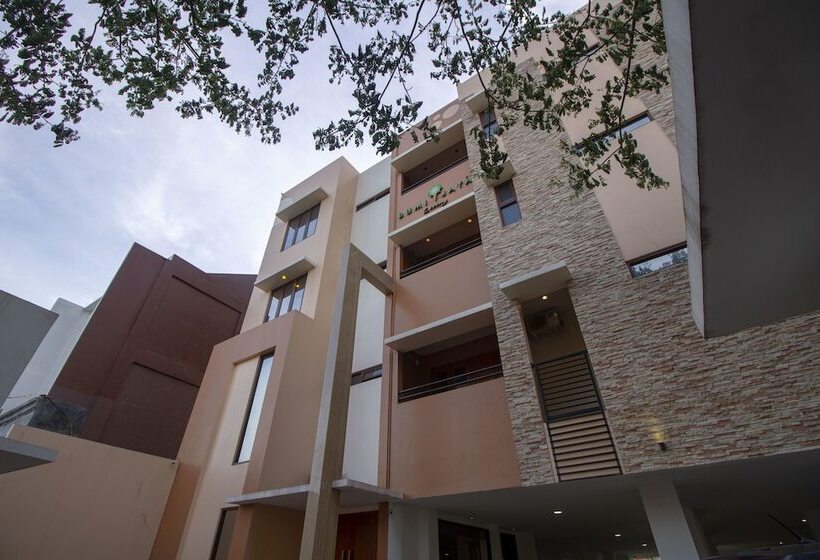 ペンション Reddoorz Plus @ Cbd Bintaro