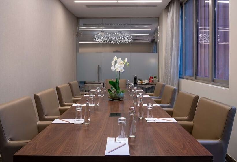 Radisson Blu Hotel & Residence Nairobi Arboretum