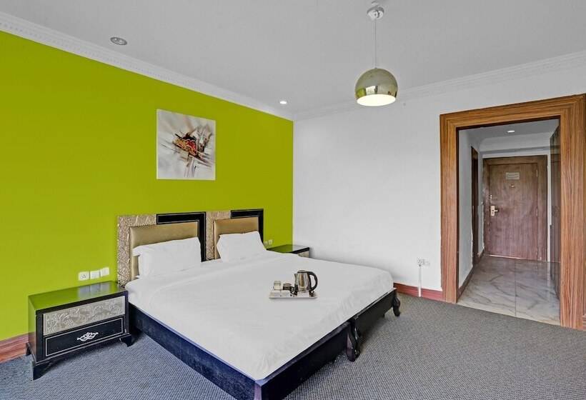 Royal Palms Hotel By Oyo Rooms