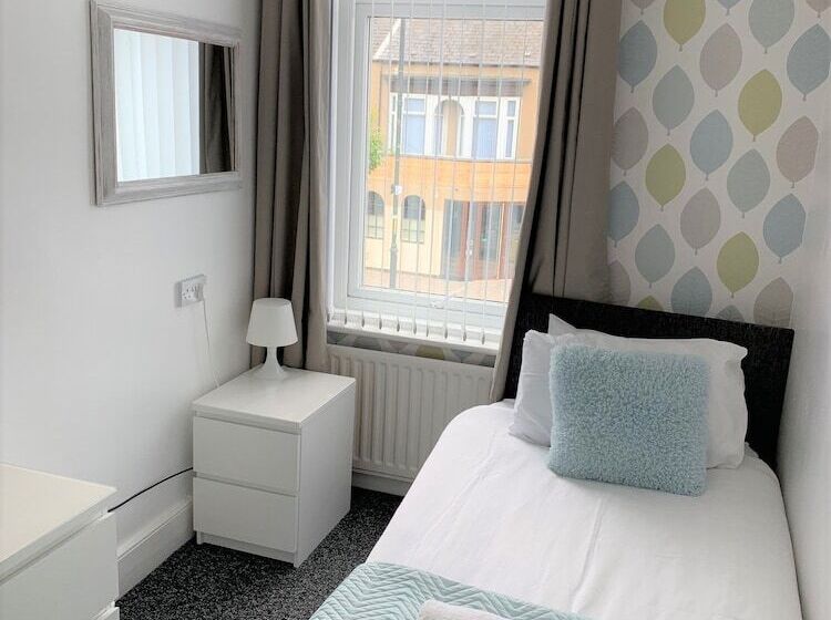 Seaways Holiday Home