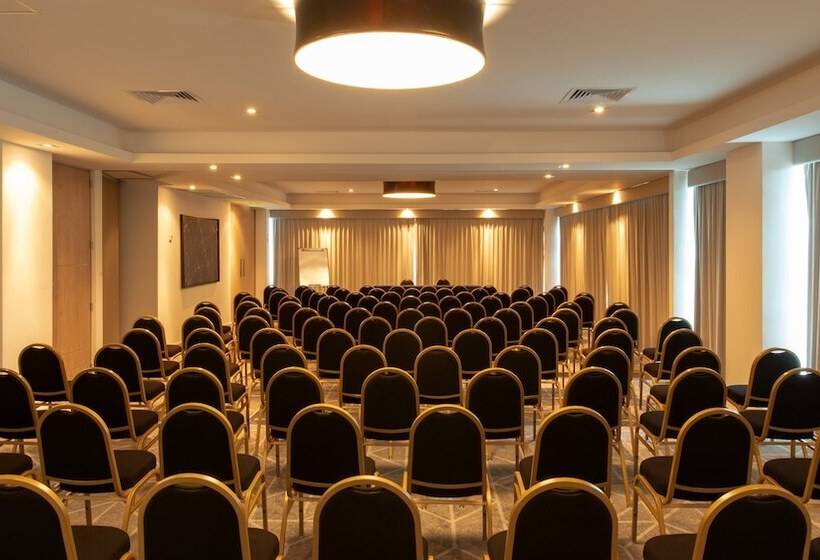 ホテル Holiday Inn & Suites   Merida La Isla, An Ihg