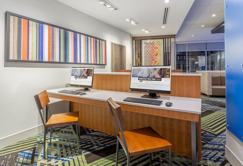 ホテル Holiday Inn Express & Suites Florence Cincinnati Airport, An Ihg