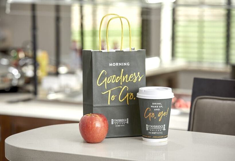 ホテル Staybridge Suites Holland By Ihg