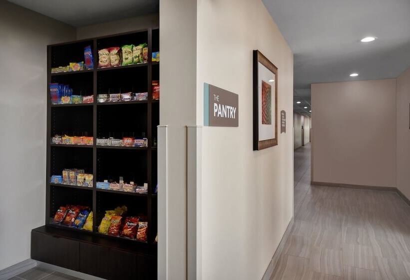 ホテル Staybridge Suites Holland By Ihg