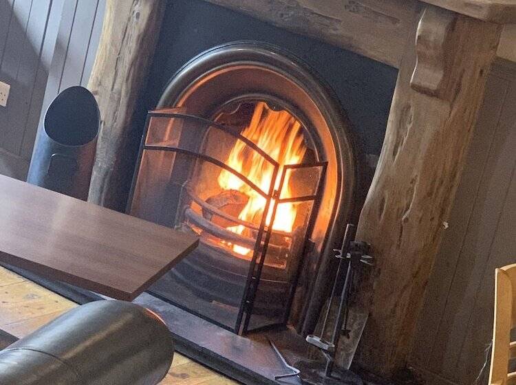 فندق The Chlachain Inn