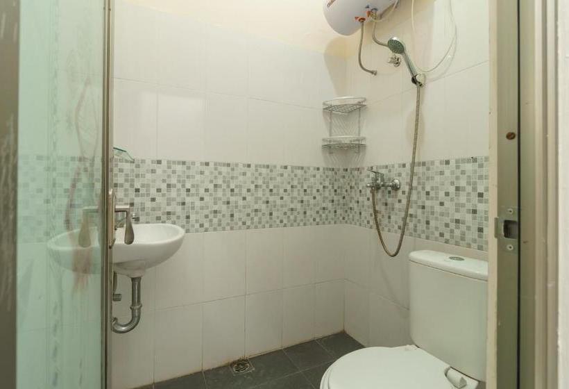 پانسیون Reddoorz@ Cangkring Street Cirebon