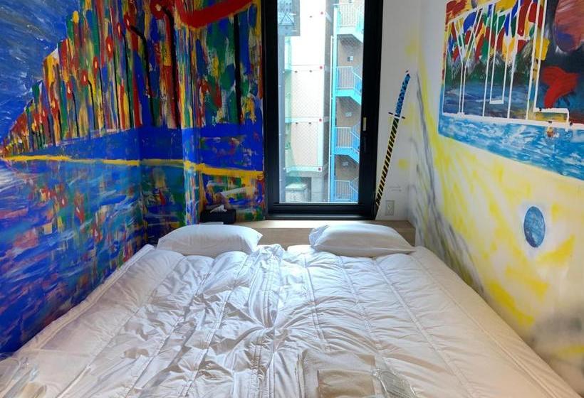 Отель Yolo  Museum