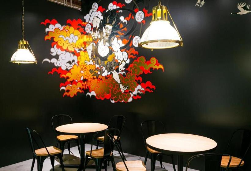 Отель Yolo  Museum