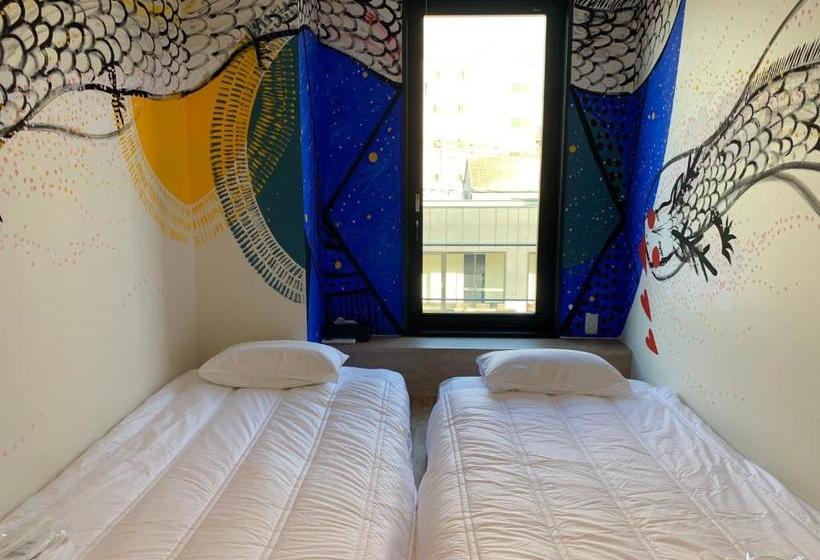 Отель Yolo  Museum