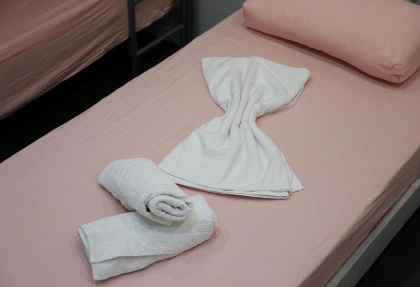 בית מלון כפרי Eden