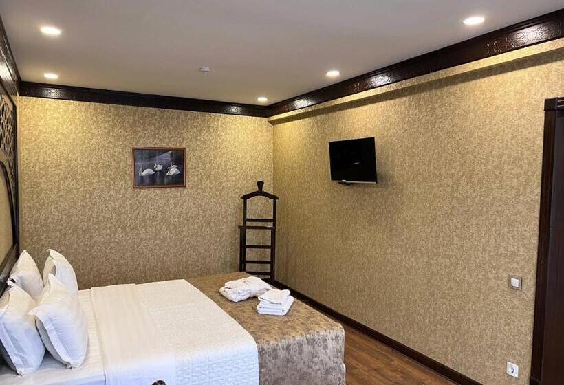 בית מלון כפרי Orient Star Varahsha