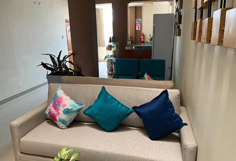 هتل Tropical City