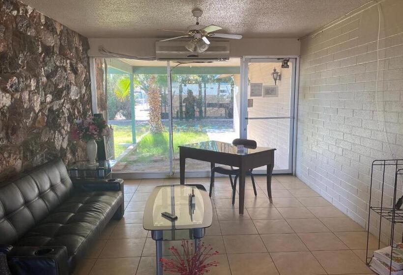 Desert Grove Resort Motel