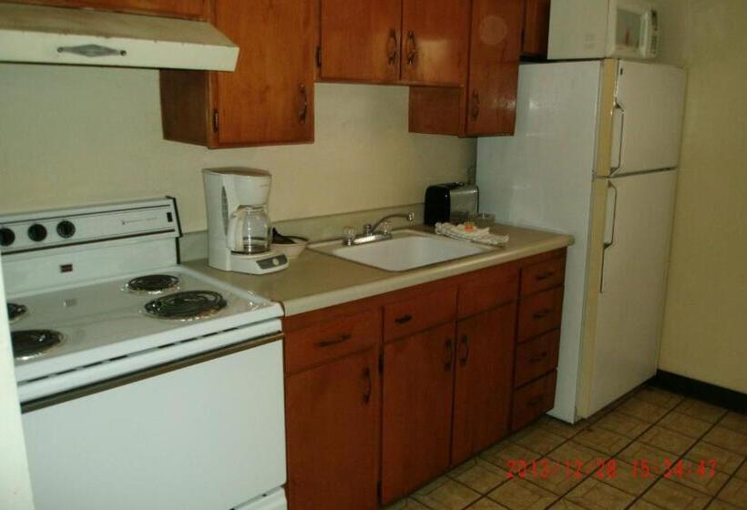 Desert Grove Resort Motel