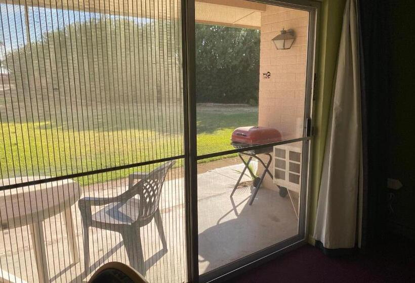 Desert Grove Resort Motel