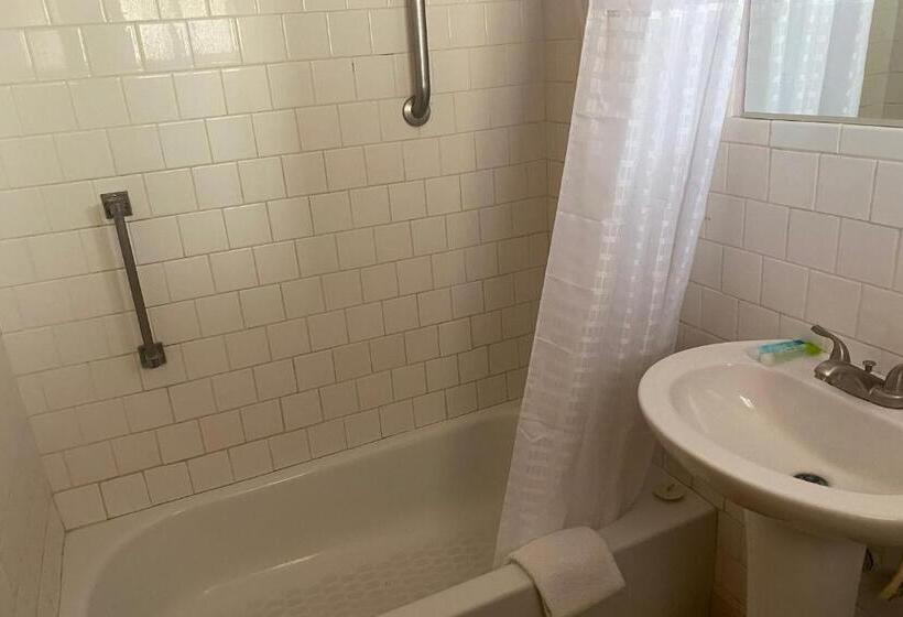 Desert Grove Resort Motel