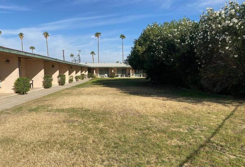 Desert Grove Resort Motel