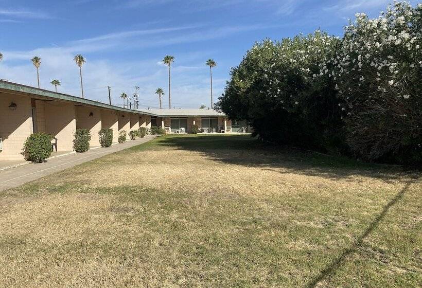 Desert Grove Resort Motel