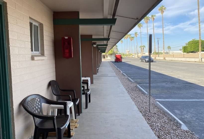 Desert Grove Resort Motel