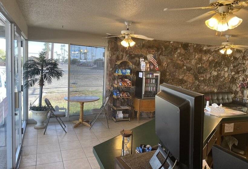 Desert Grove Resort Motel