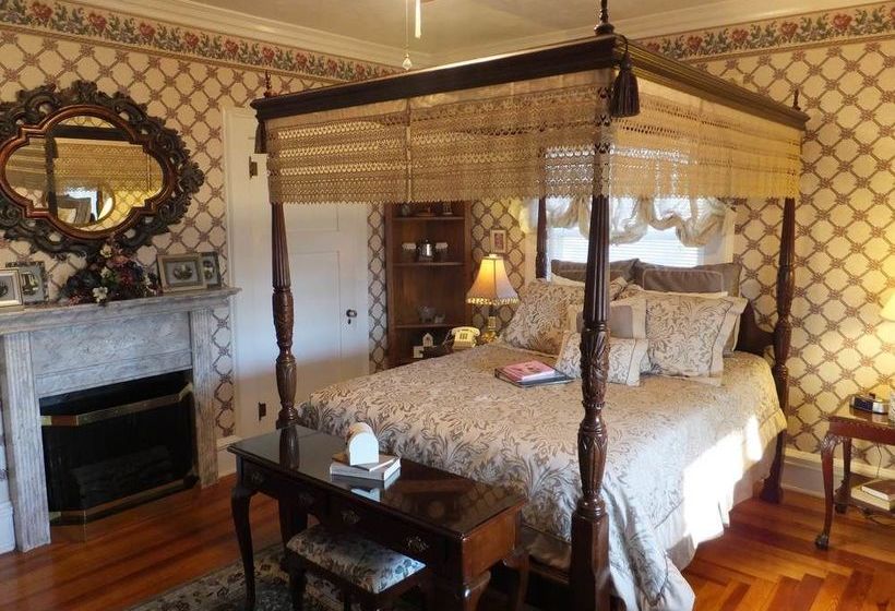 Dickey House Bed & Breakfast